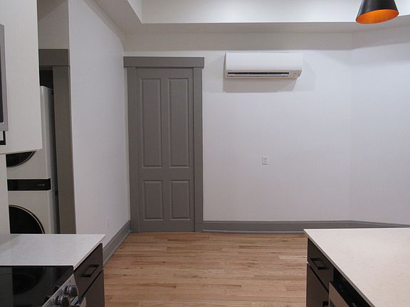 5th image of 1725 Elm St #11