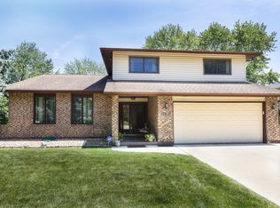 616 Keystone Dr, Bolingbrook, IL 60440