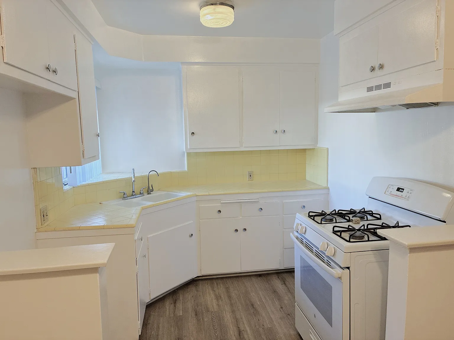 1 bed, 750 sqft, $1,850 — Photo 4