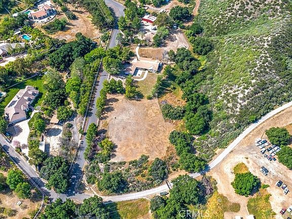 3rd image of 26615 Mountain Park Rd
