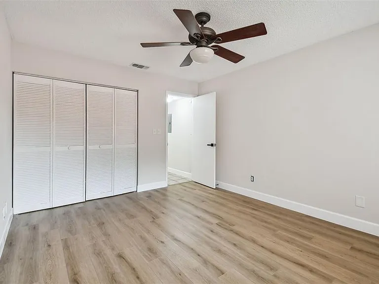 4800 Brittany Dr S #102 — Photo 35