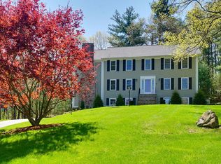 17 Douglas Rd, Chelmsford, MA 01824