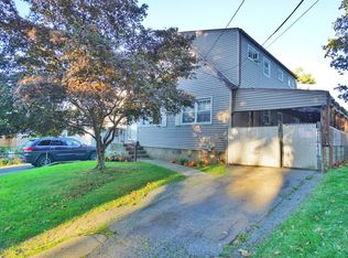221 Fanning St, Staten Island, NY 10314