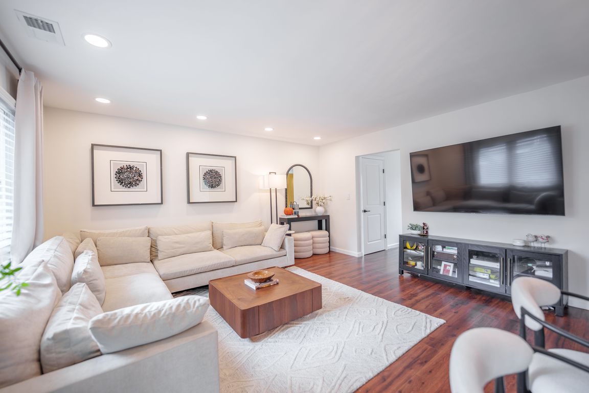 next background image