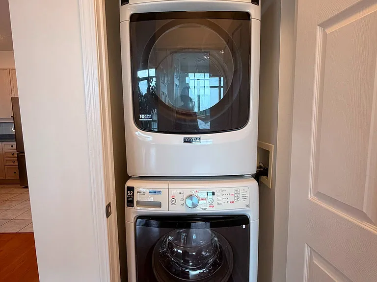 11121 Yonge St #422 — Photo 13
