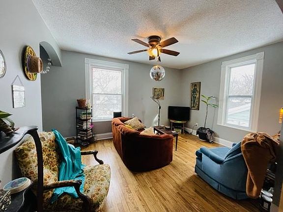 2nd image of 934 Thomas St SE #2