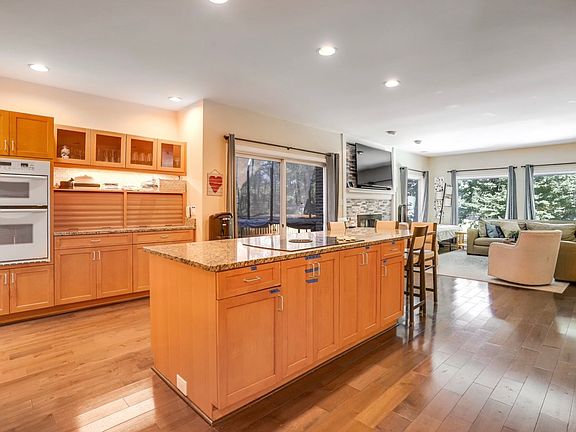 4th image of 10118 Walker Lake Dr