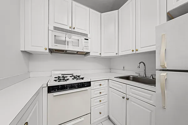 Rented by REAL New York | media 4