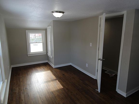 4th image of 2511 W 45th Ave