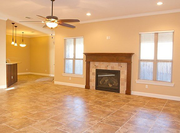 4th image of 4300 Crowley Blvd
