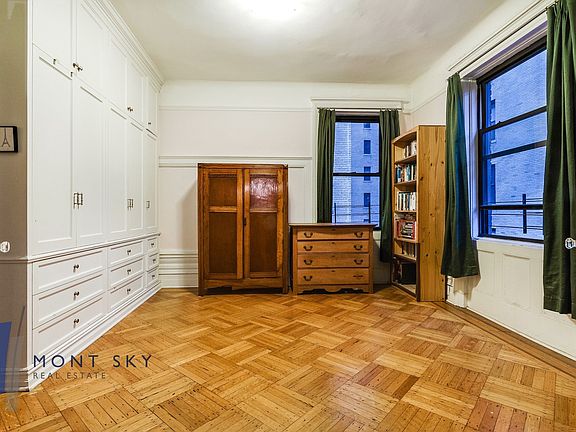 4th image of 611 W 111th St APT 68