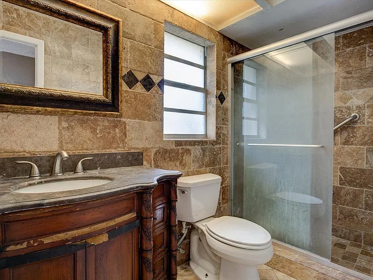 7946 Glen Abbey Cir — Photo 19