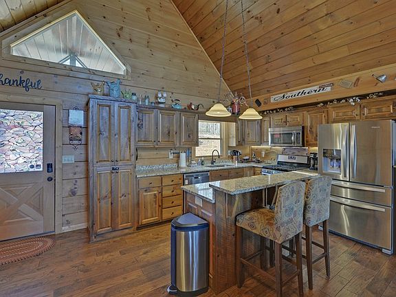 4th image of 101 Hideaway Trl