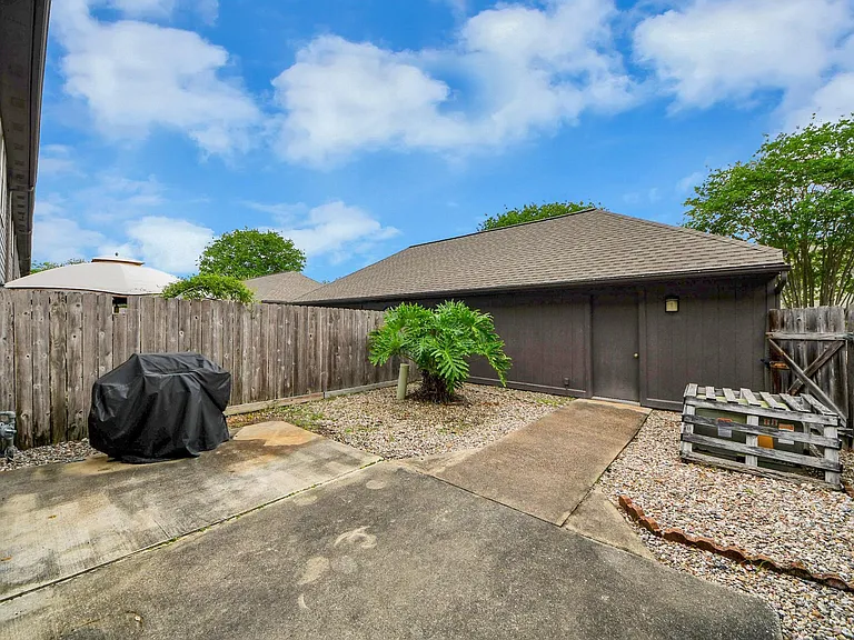 2204 Gemini St — Photo 35