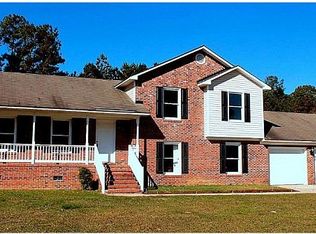 6624 Foxberry Rd, Fayetteville, NC 28314
