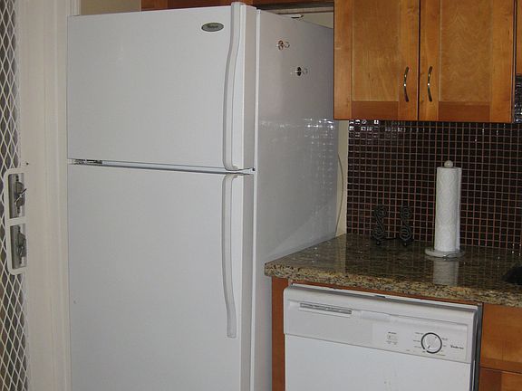 4th image of 1000 Hillcrest Ct APT 101