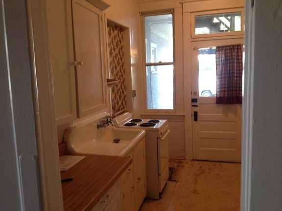5th image of 235 Warwick Ln #A
