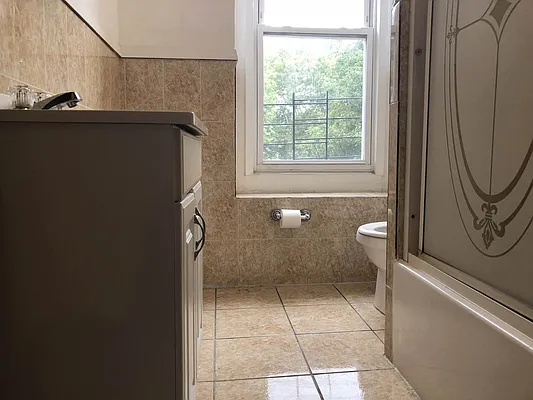 Rented by Gosen Properties | media 19