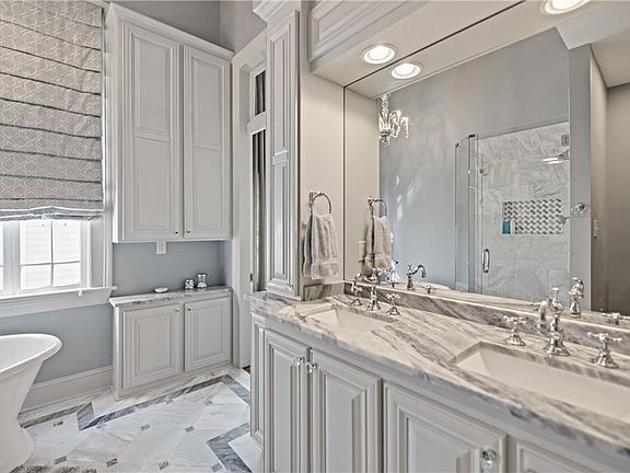 5th image of 7509 Saint Charles Ave