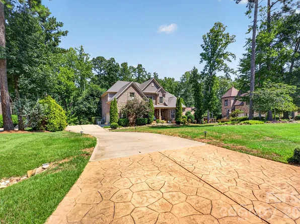 725 Fawns Glen Pl, Lake Wylie, SC 29710