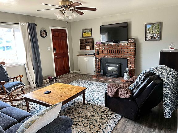 4th image of 825 Paiute Ln