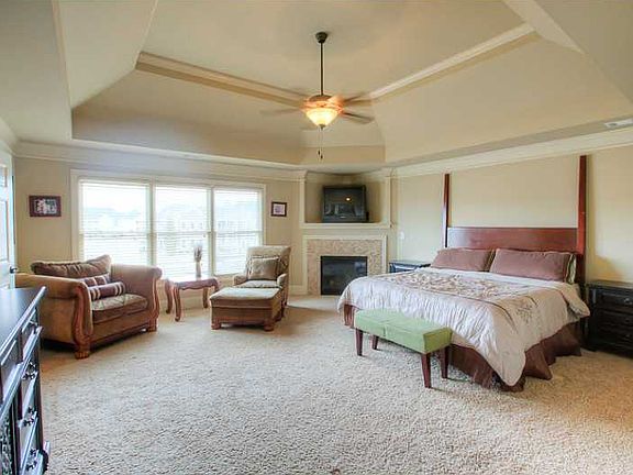 4th image of 633 Warm Springs Ct