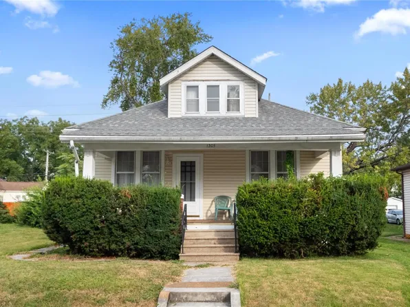 1305 N Charles St, Belleville, IL 62221