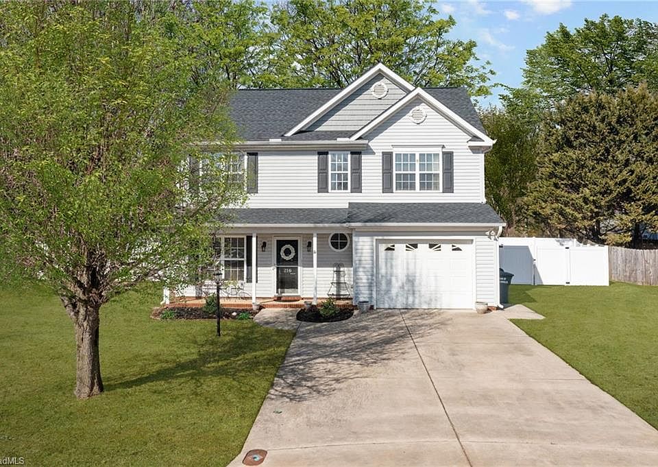 1st image of 216 Cypress Ct