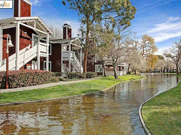 2nd image of 215 Marina Lakes Dr