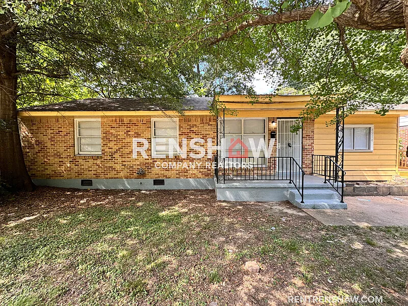 4 bed, 1.0 bath, 1802 sqft, $1,395 — Photo 1