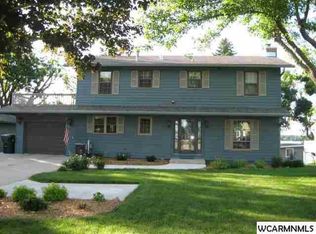 1728 S Shore Dr, Worthington, MN 56187
