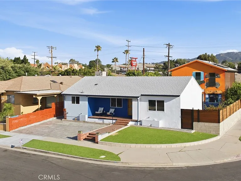 17660 Martha St — Photo 3