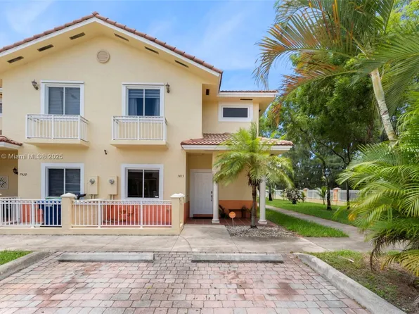 7423 NW 182nd St, Hialeah, FL 33015
