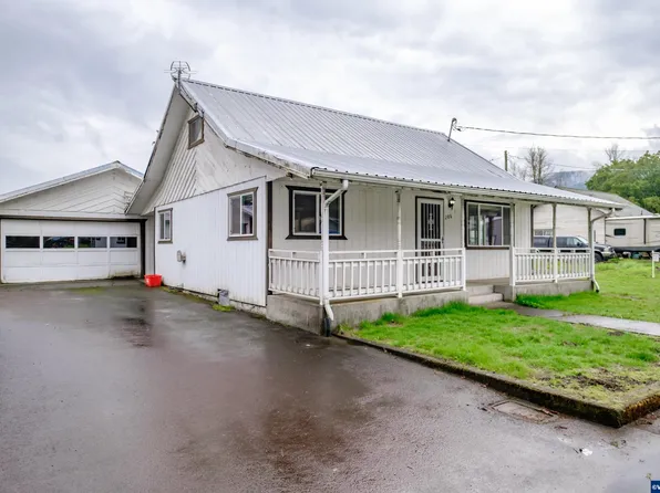 286 9th St, Lyons, OR 97358