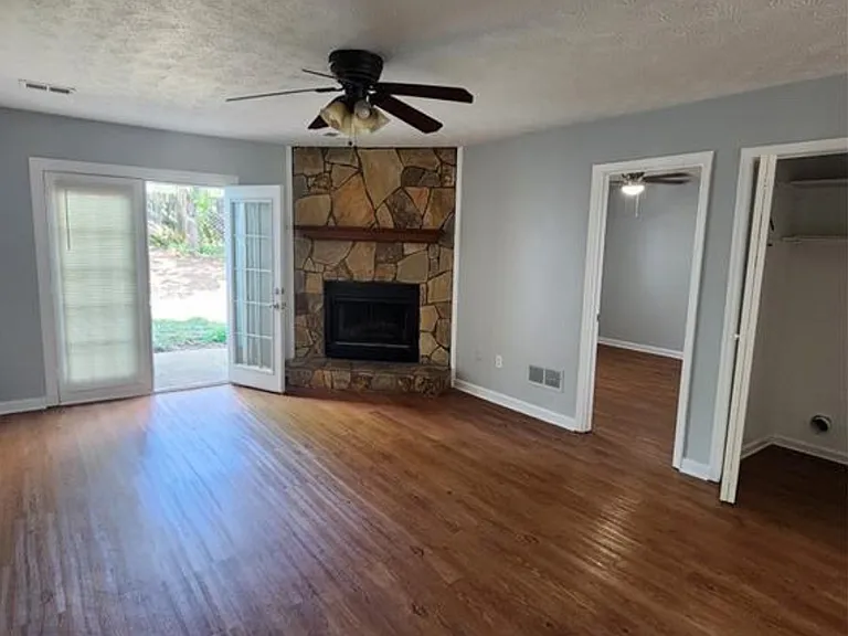 5629 Waterford Ct — Photo 5