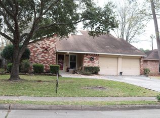 17114 Golf Club Dr, Crosby, TX 77532