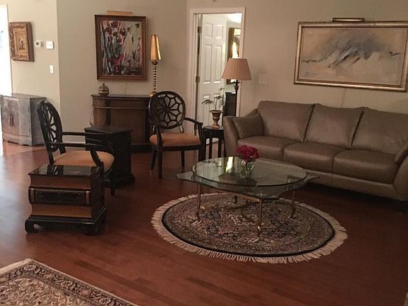3rd image of 207 Collierstown Way