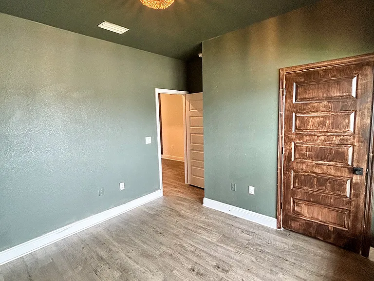 23298 Lieutenant Ave — Photo 18