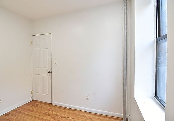5th image of 220 W 149th St APT 31