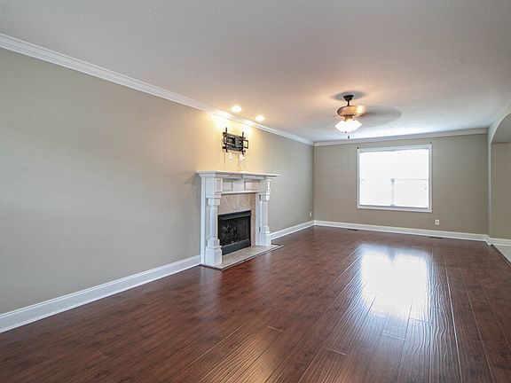 2nd image of 3687 Fox Tail Dr