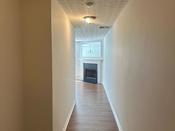 2nd image of 2065 Manhattan Pkwy