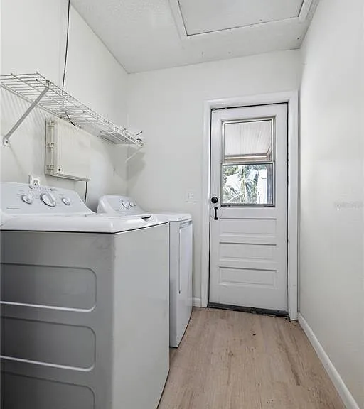 1809 E Knollwood St — Photo 14