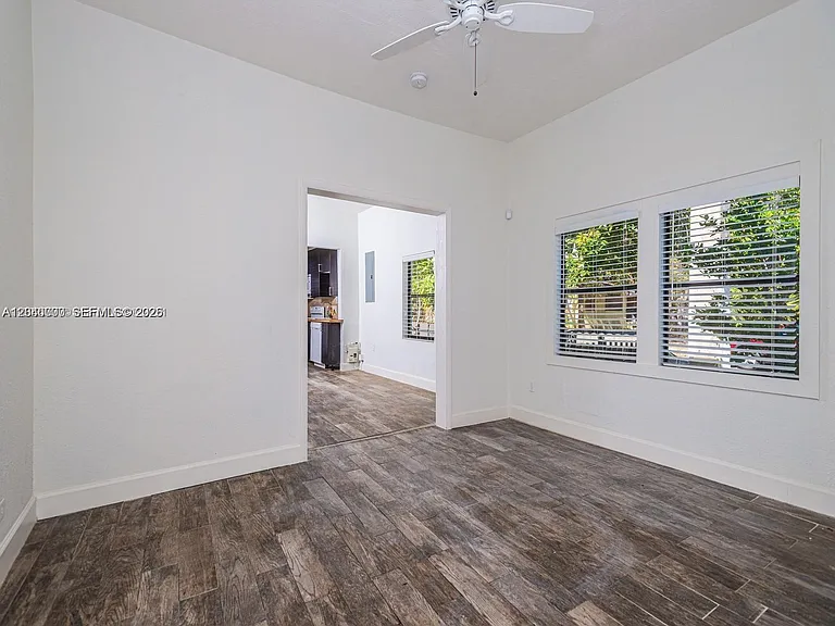 3452 Margaret St — Photo 9