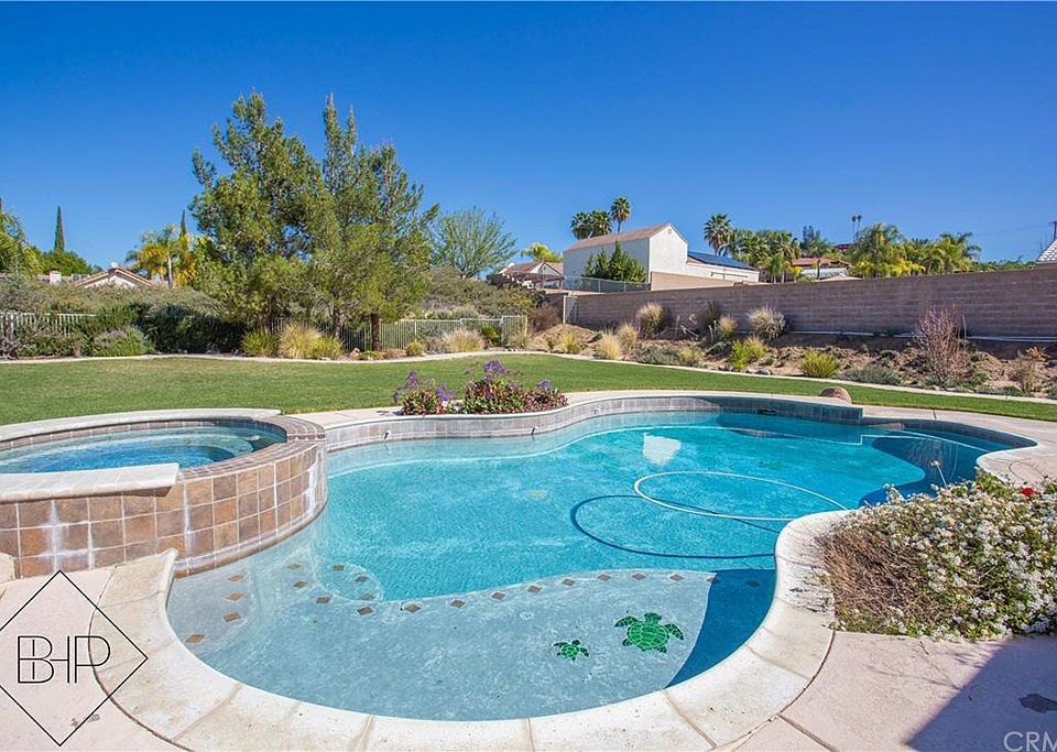 2nd image of 44236 French Cir
