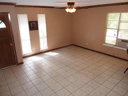 4th image of 401 Chumney Dr