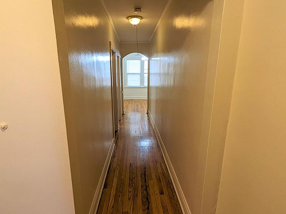 3rd image of 4007 W Oakdale Ave #1