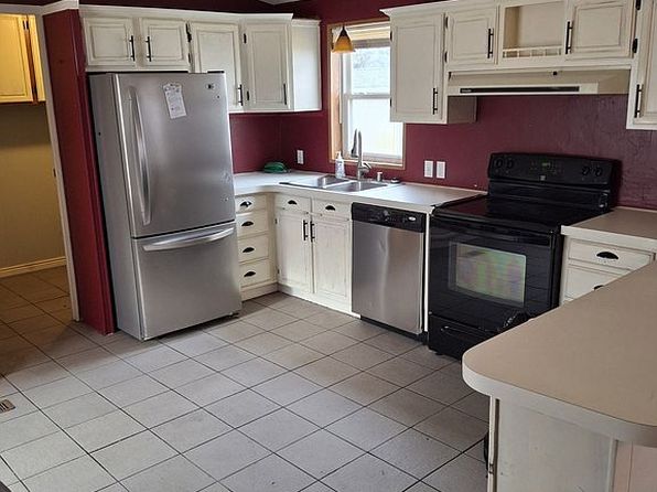 36 Chestnut Dr