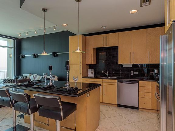 3rd image of 310A Padre Blvd
