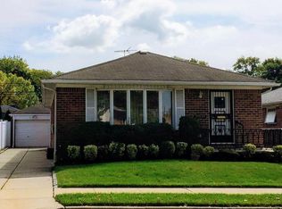 22424 76th Rd, Oakland Gardens, NY 11364