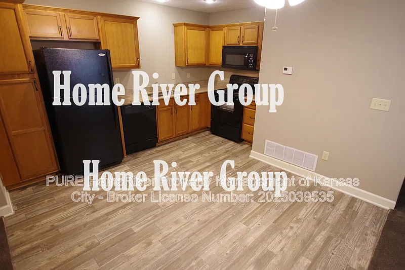 3 bed, 3.0 bath, 1350 sqft, $1,675 — Photo 4